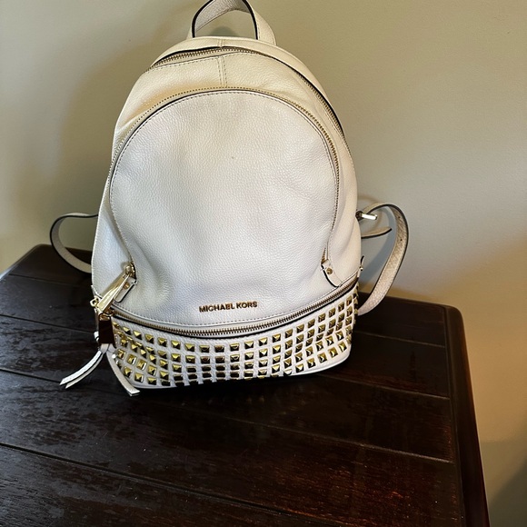 White leather Michael Kors backpack - Picture 3 of 3